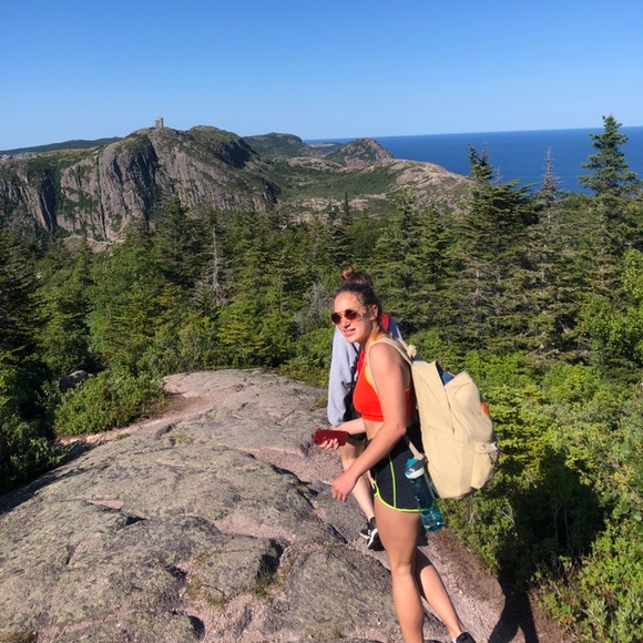 Meet your Posher, Katie - Picture 1 of 1